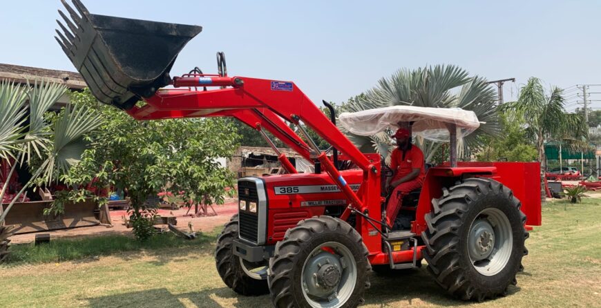 Front end loader for tractor